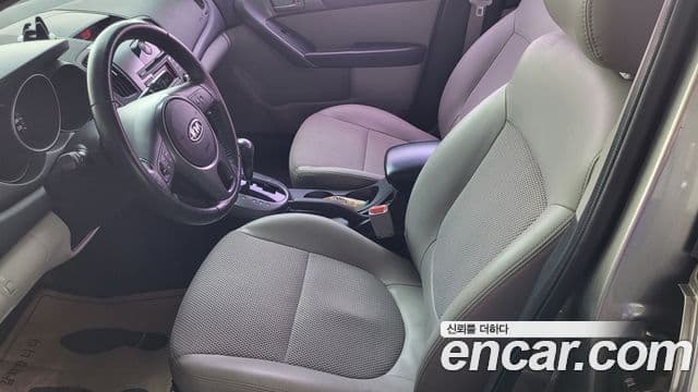 Kia Forte 1.6 CVVT Si, 2010 12