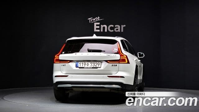 Volvo V60 Cross Country 2세대 B5 Ultimate AWD, 2023 4