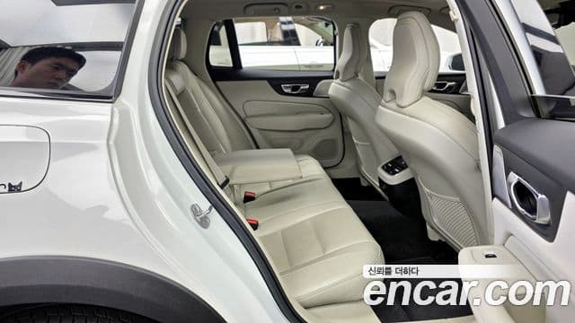 Volvo V60 Cross Country 2세대 B5 Ultimate AWD, 2023 11