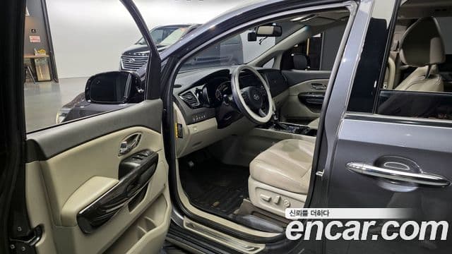 Kia All New Carnival Noblesse, 2017 10