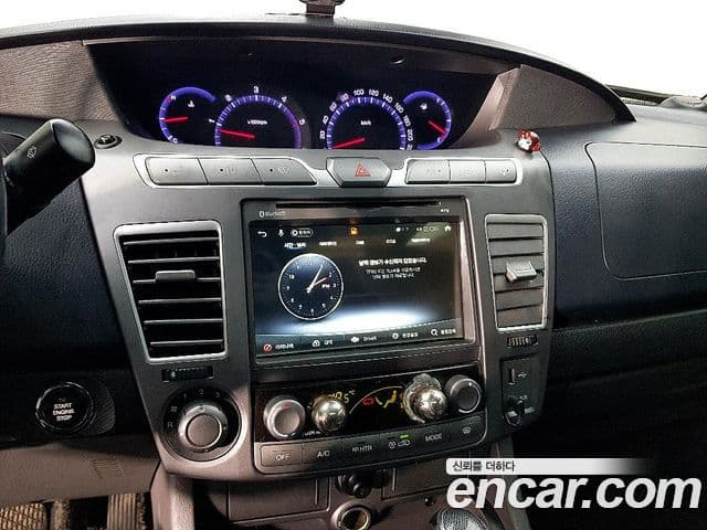 KG모빌리티(SsangYong) Korando 투리스모 2WD GT 11인승, 2014 12