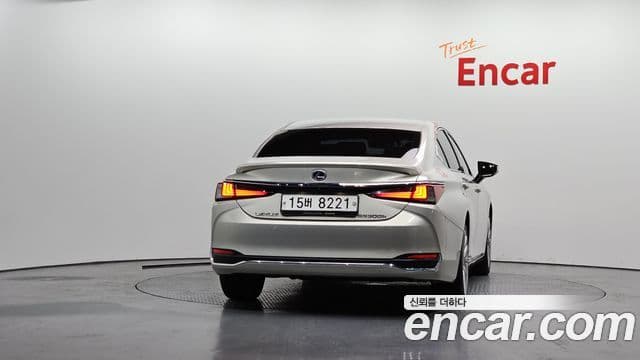 Lexus ES300h 7세대 Luxury Plus, 2019 4