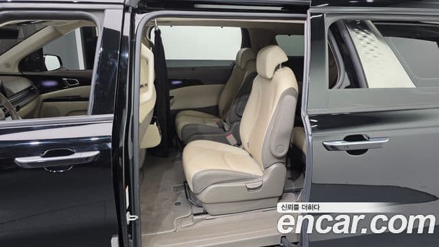Kia Carnival 4세대 бензин 9인승 High Limousine(компания по спецнадстройкам), 2023 11