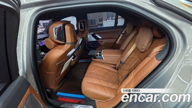 BMW 7시리즈 (G70) 740d xDrive M Sport, 2025 все фото