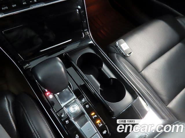 Kia K7 Premier гибрид Signature, 2020 9