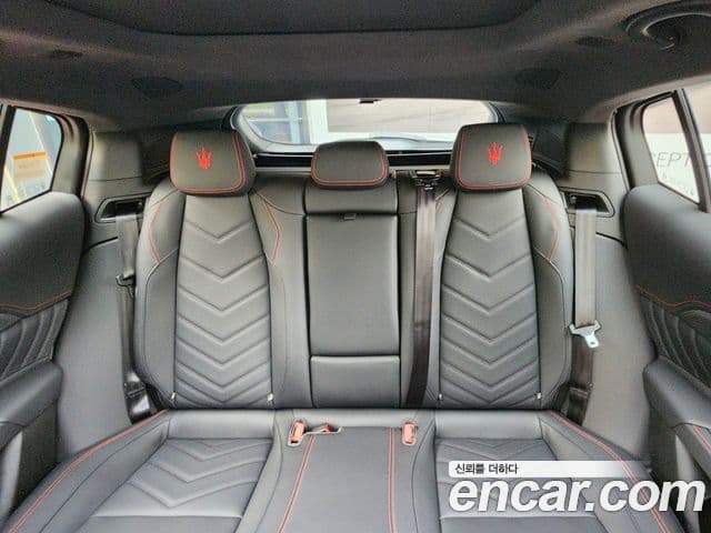 Maserati Grecale 3.0 AWD Trofeo, 2023 12