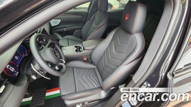 Maserati Grecale 3.0 AWD Trofeo, 2023 20