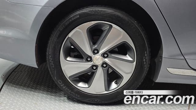 Hyundai LF Sonata гибрид Premium, 2017 все фото