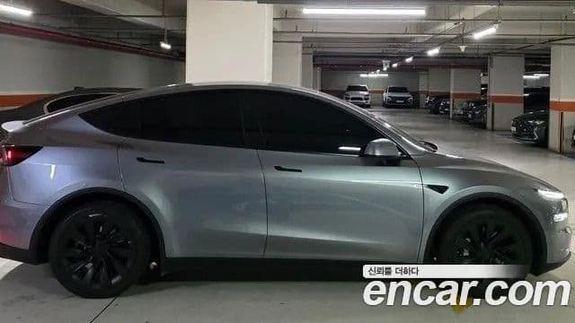 Tesla модель Y Premium Long Range AWD, 2025 4