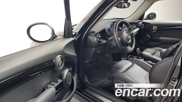 Mini Cooper 3세대, 2022 10