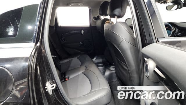 Mini Cooper 3세대, 2022 12