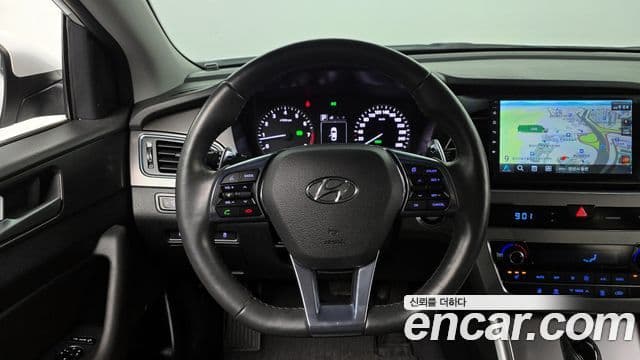 Hyundai LF Sonata 1.6 турбо Smart, 2016 13