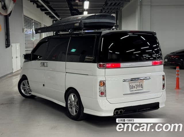 Nissan 엘그란드 E51, 2004 2