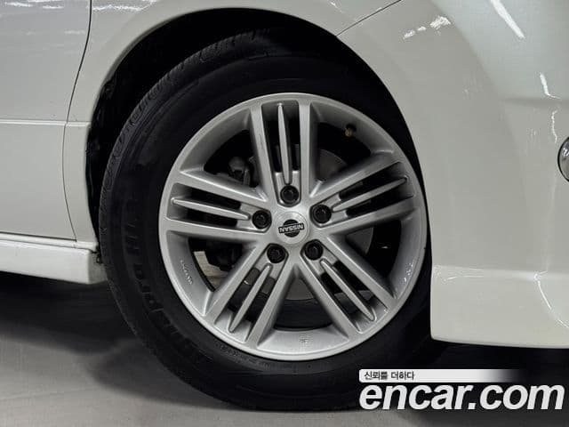 Nissan 엘그란드 E51, 2004 все фото