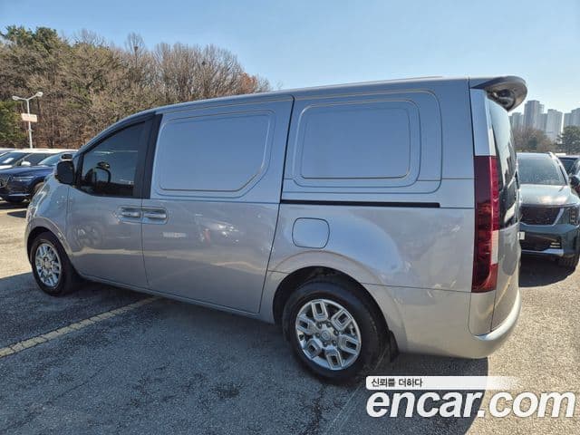 Hyundai Staria Modern, 2024 4