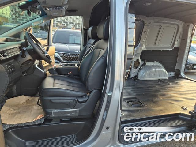 Hyundai Staria Modern, 2024 13