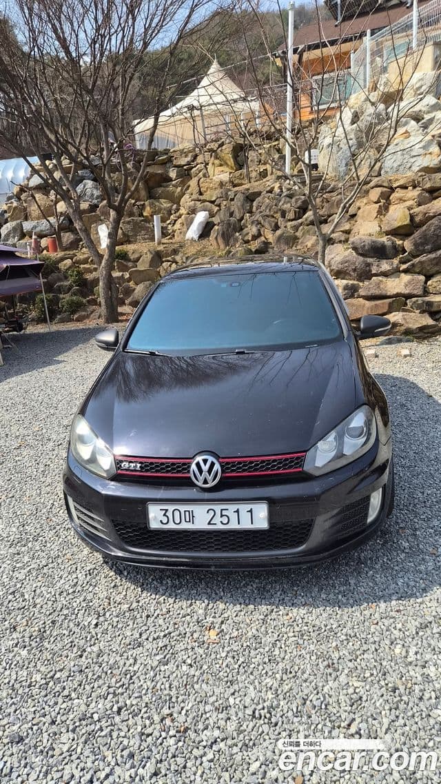Volkswagen Гольф 6세대 2.0 GTI 5도어, 2011 1