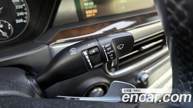 Genesis G90 Premium Luxury, 2019 18