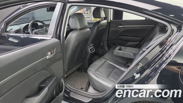 Hyundai Avante AD Special, 2016 11