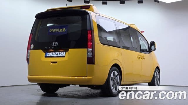 Hyundai Staria 15인승, 2025 2