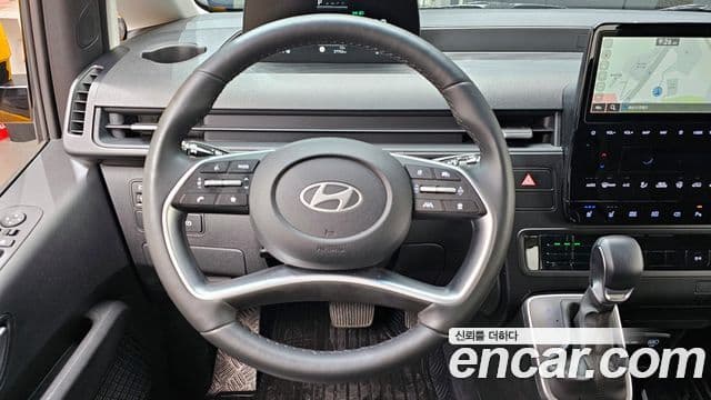 Hyundai Staria 15인승, 2025 13