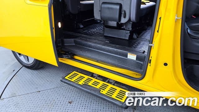 Hyundai Staria 15인승, 2025 19