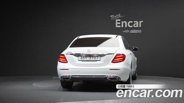 Mercedes-Benz E-класс W213 Avantgarde, 2017 4