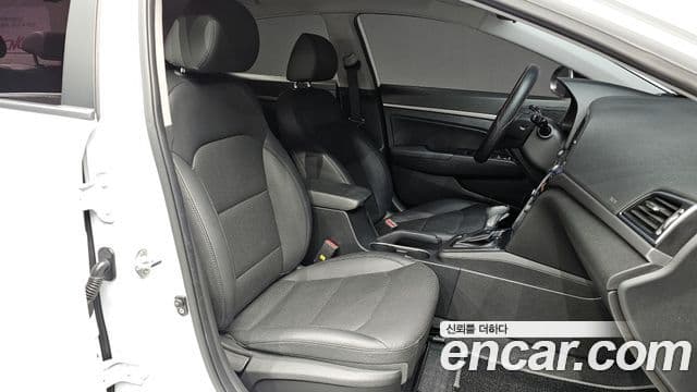 Hyundai Avante AD 1.6 GDI Value Plus, 2018 10