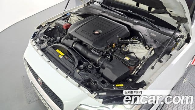 Jaguar XF (X260) 20d Portfolio, 2019 6