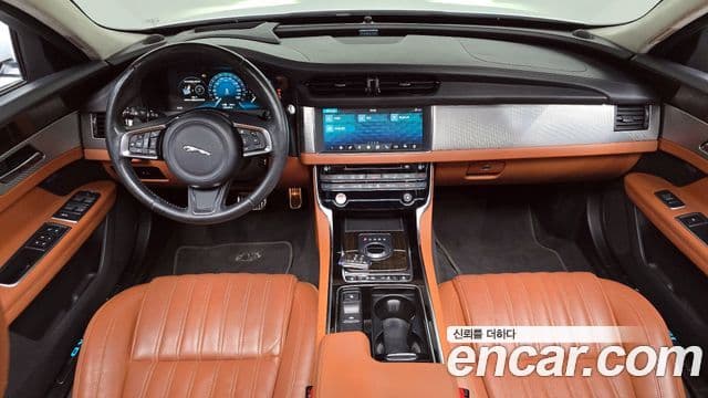 Jaguar XF (X260) 20d Portfolio, 2019 7