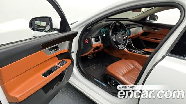 Jaguar XF (X260) 20d Portfolio, 2019 10
