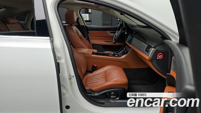 Jaguar XF (X260) 20d Portfolio, 2019 11