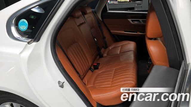 Jaguar XF (X260) 20d Portfolio, 2019 12