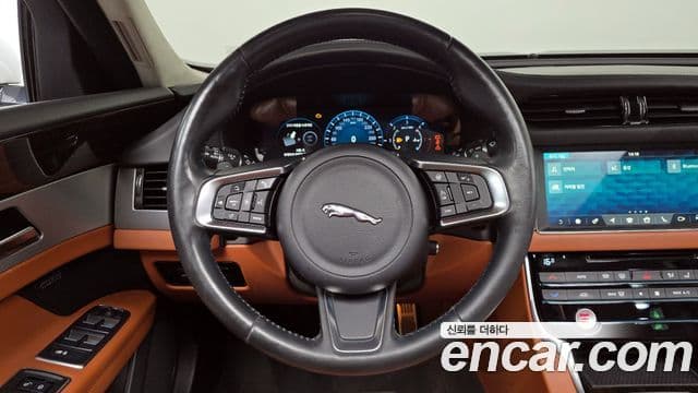 Jaguar XF (X260) 20d Portfolio, 2019 13