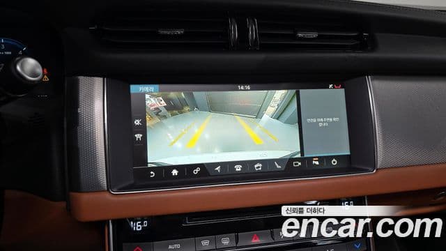 Jaguar XF (X260) 20d Portfolio, 2019 14