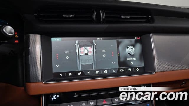 Jaguar XF (X260) 20d Portfolio, 2019 15