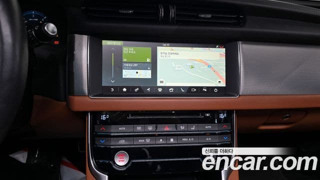 Jaguar XF (X260) 20d Portfolio, 2019 16