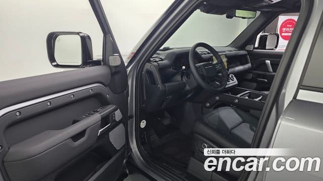 Land Rover Defender (L663) 130 P400 outbound, 2024 11