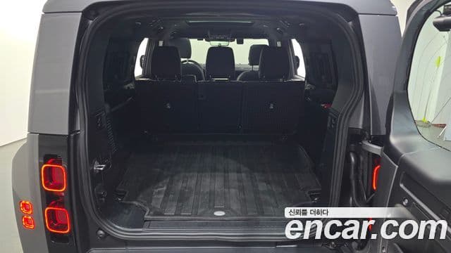 Land Rover Defender (L663) 130 P400 outbound, 2024 20