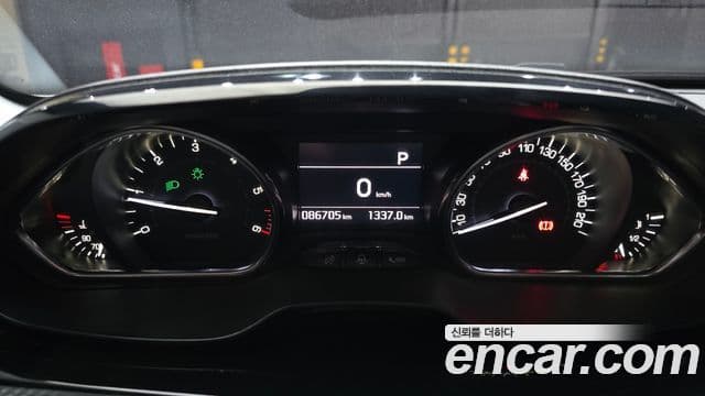 Peugeot 2008 1.5 BlueHDi Allure, 2019 8