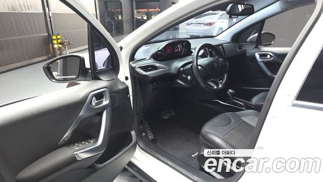 Peugeot 2008 1.5 BlueHDi Allure, 2019 10