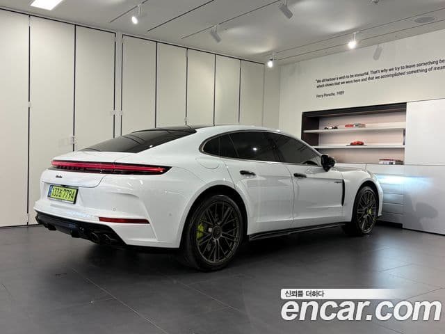 Porsche Panamera (976) 4.0 турбо E-гибрид, 2024 2