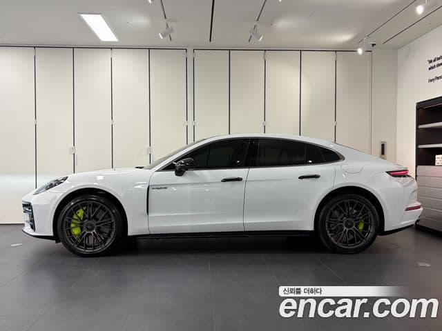 Porsche Panamera (976) 4.0 турбо E-гибрид, 2024 6