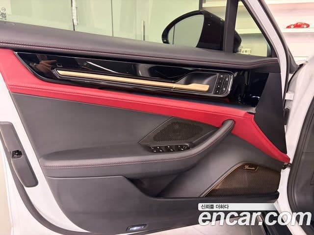 Porsche Panamera (976) 4.0 турбо E-гибрид, 2024 10