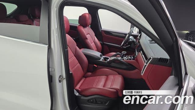 Porsche Cayenne (PO536) 3.0 купе, 2022 12