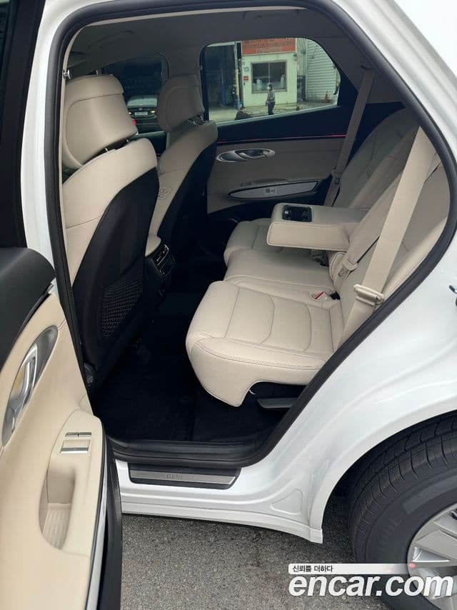 Genesis GV70, 2026 4