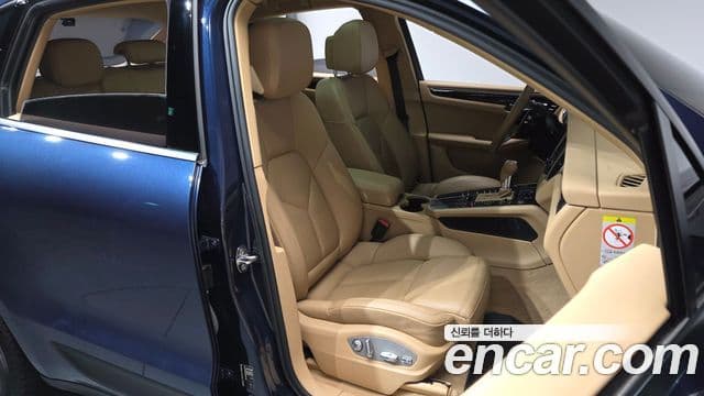 Porsche Macan 95B, 2015 12