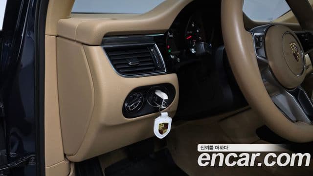 Porsche Macan 95B, 2015 13