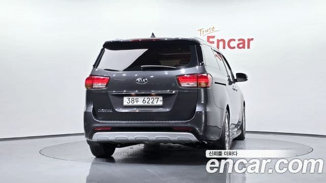 Kia All New Carnival Noblesse, 2015 4