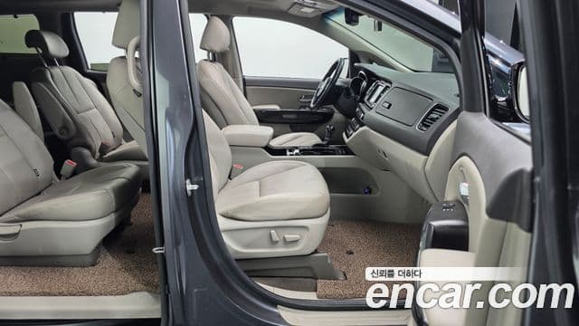 Kia All New Carnival Noblesse, 2015 10